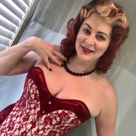 CORSET Steel Waist training comfortable boned custom rare Queen of hearts - Picture 1 of 7